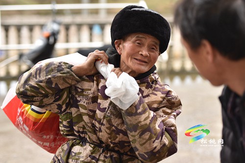 松桃：發(fā)放優(yōu)質(zhì)種子 助力春耕備耕