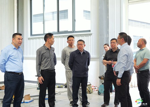 龍群躍帶隊(duì)調(diào)研村級(jí)集體經(jīng)濟(jì)發(fā)展及“組團(tuán)式”幫扶工作