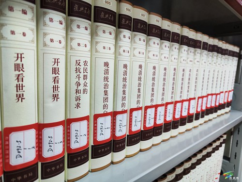 與歷史同行?燃讀書(shū)熱情 縣圖書(shū)館《復(fù)興文庫(kù)》閱讀活動(dòng)豐富多彩
