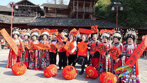 新時(shí)代文明實(shí)踐|松桃：文化下鄉(xiāng)送溫暖 文明實(shí)踐聚人心