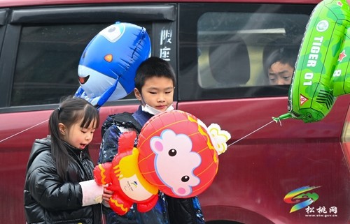 長興堡鎮(zhèn)：趕鄉(xiāng)場備年貨?鄉(xiāng)間集市年味濃