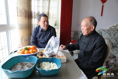 松桃四家班子在松領(lǐng)導(dǎo)集中走訪慰問駐松部隊及離退休老干部