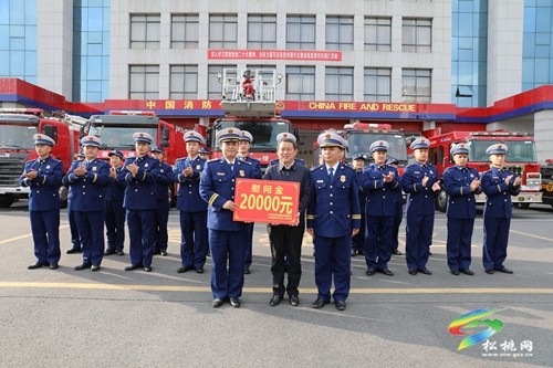 松桃四家班子在松領(lǐng)導(dǎo)集中走訪慰問駐松部隊及離退休老干部