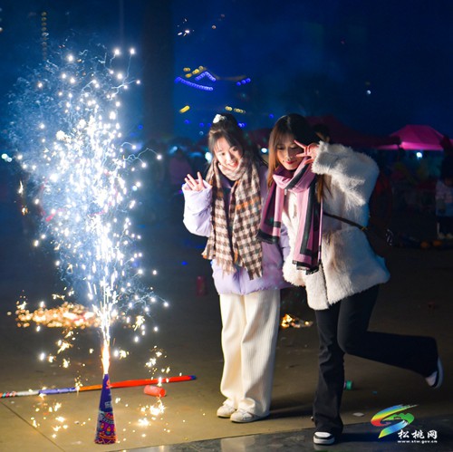 松桃：快樂(lè)過(guò)除夕