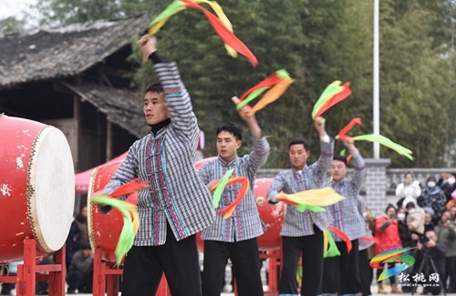 松桃：歡樂過大年  非遺花鼓慶新春