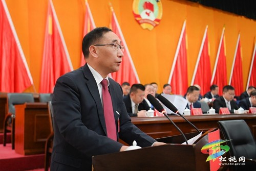 縣政協(xié)十五屆二次會(huì)議開(kāi)幕