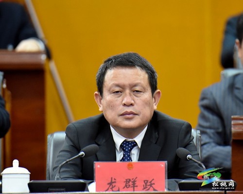 縣十七屆人大二次會(huì)議開(kāi)幕