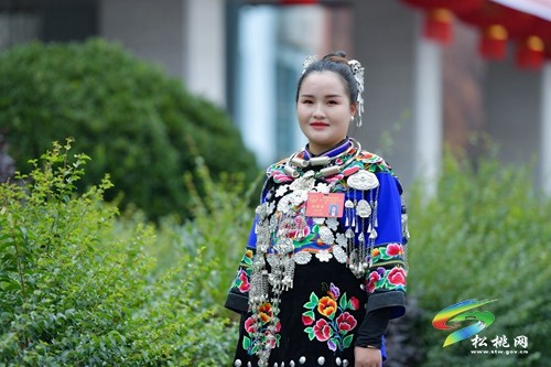 縣十七屆人大二次會(huì)議進(jìn)行分組討論