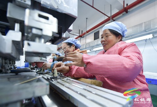 松桃：節(jié)后趕訂單企業(yè)生產(chǎn)忙