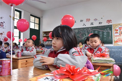 松桃:校園安全有序開學(xué)，學(xué)子元?dú)鉂M滿