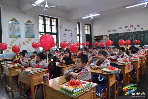 松桃:校園安全有序開學(xué)，學(xué)子元?dú)鉂M滿