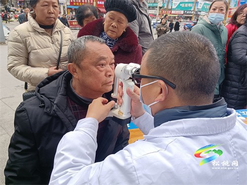 東莞市“最美天使志愿服務(wù)隊(duì)”來松桃送教送技送醫(yī)