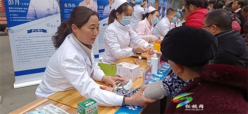 東莞市“最美天使志愿服務(wù)隊(duì)”來松桃送教送技送醫(yī)