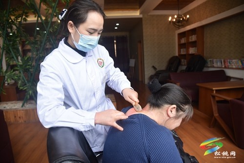 中醫(yī)藥文化進(jìn)校園，傳承國學(xué)護(hù)健康