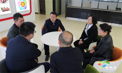 【情暖“三八”】龍群躍走訪慰問杰出女性代表
