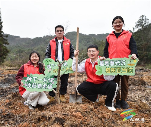 盤信鎮(zhèn)開展2023年“我為家鄉(xiāng)捐棵樹·同心共建春暉林”植樹活動(dòng)