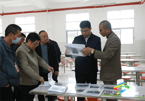 潘攀到松桃開展市級領(lǐng)導(dǎo)包保食品生產(chǎn)經(jīng)營主體調(diào)研工作