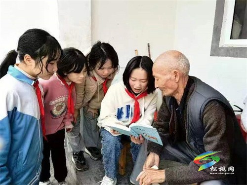 【大美松桃文明行 】妙隘鄉(xiāng)完小開展“關(guān)愛老人、服務(wù)社會”文明實(shí)踐活動(dòng)
