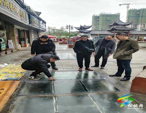 【大美松桃文明行】修復(fù)漏雨屋頂  黔東市場(chǎng)鞏固提升行動(dòng)啦！