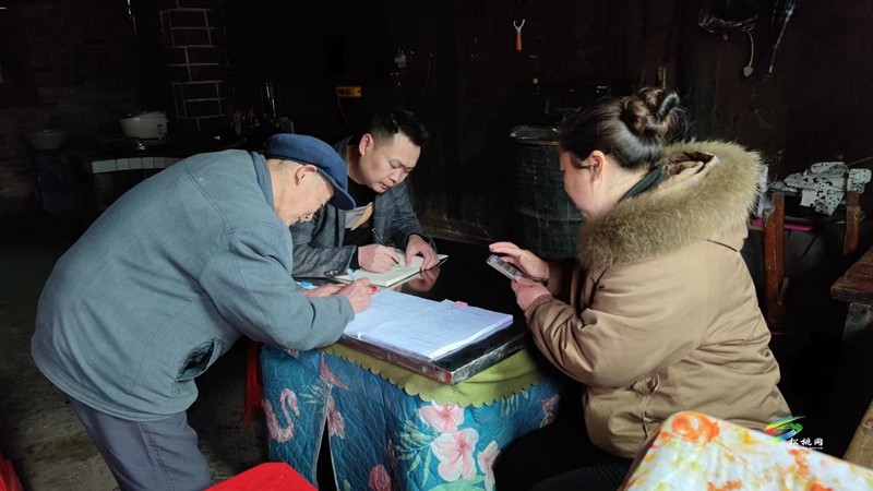 【大美松桃文明行】松桃甘龍鎮(zhèn)：黨建引領(lǐng)“三聚焦三突出”，激活鄉(xiāng)村治理“新動能”
