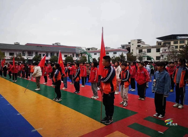 盤信鎮(zhèn)： 春風(fēng)送暖意，普法護(hù)成長