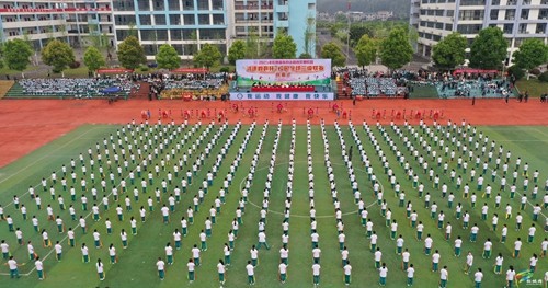 精彩！松桃校園足球三級(jí)聯(lián)賽開(kāi)幕