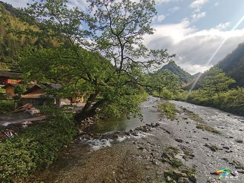 松桃桃花源社區(qū)：原生態(tài)美景讓群眾吃上旅游飯