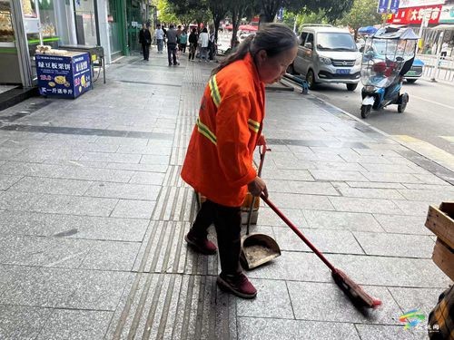 【“五一”我在崗】松桃縣環(huán)衛(wèi)工人用汗水擦亮城市
