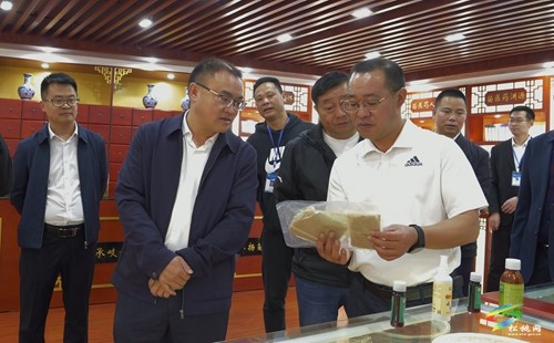 云南省屏邊縣黨政代表團(tuán)來我縣考察調(diào)研