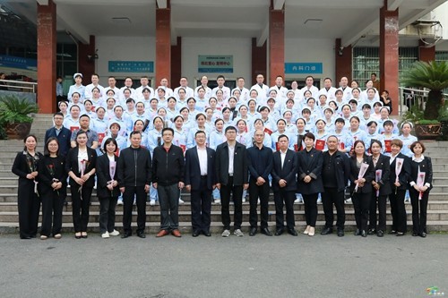 松桃縣人民醫(yī)院舉辦“5·12”國際護(hù)士節(jié)表彰大會
