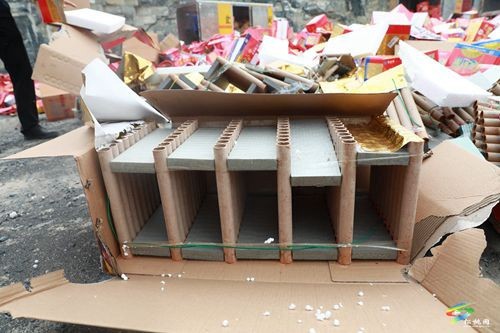 松桃開展非法煙花爆竹集中銷毀行動