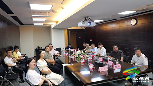 吳廷友率隊(duì)到重慶開展招商考察