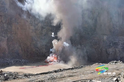 松桃集中銷(xiāo)毀1100余件非法煙花爆竹