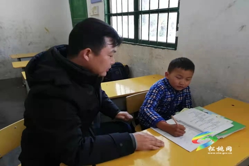 【愛崗敬業(yè)我先行、積極作為勇?lián)敗繌堒姡簭摹靶摹比胧肿寪郯l(fā)力
