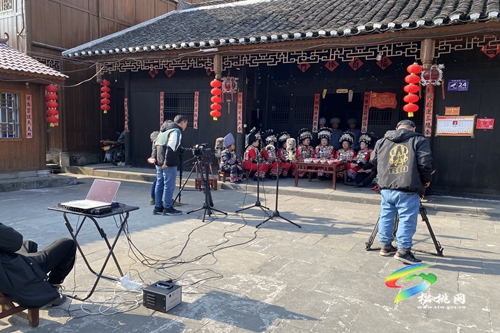 貴州日報(bào)當(dāng)代融媒體集團(tuán)及專家到我縣采風(fēng)錄制民族音樂