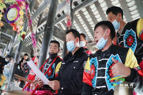 【新春走基層】大路茶燈來(lái)宣傳 警民和諧無(wú)詐騙