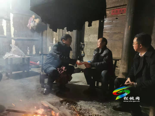 唐永明到長興堡鎮(zhèn)走訪慰問困難黨員和群眾