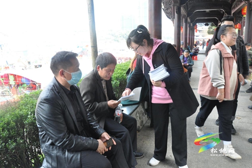 法治宣傳進社區(qū) 普法意識入人心