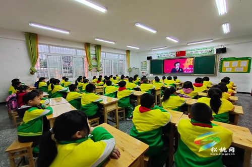 師生喜迎開學第一天