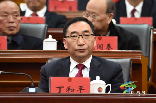 松桃苗族自治縣十六屆人大五次會議隆重開幕