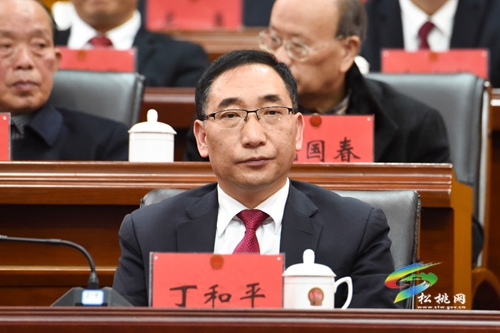 松桃苗族自治縣第十六屆人民代表大會(huì)第五次會(huì)議第二次全體會(huì)議召開