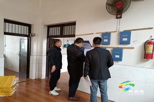 縣市場監(jiān)管局開展學校食堂及校園周邊食品安全專項檢查工作