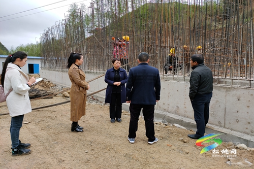 冉光珍到甘龍鎮(zhèn)開(kāi)展河道淤泥清理及污水處理廠工程進(jìn)度督導(dǎo)工作