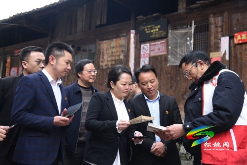 【奮斗百年路 啟航新征程】縣委宣傳部黨支部、縣融媒體中心黨支部到石梁鄉(xiāng)開(kāi)展主題黨員活動(dòng)日活動(dòng)