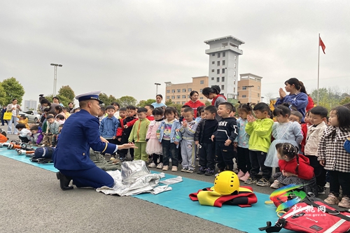 萌娃進消防 零距離學習消防知識