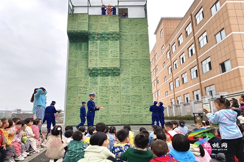 萌娃進消防 零距離學習消防知識