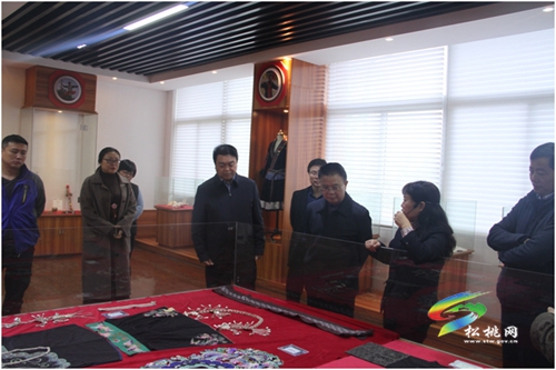 省人大民宗委來松調研民族旅游產業(yè)發(fā)展等工作
