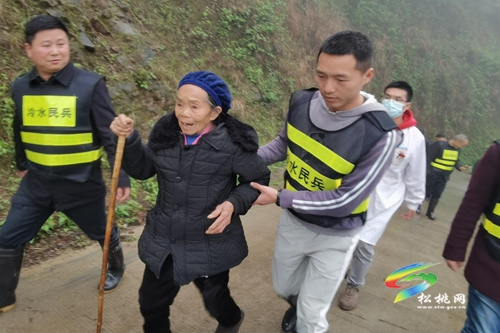 冷水溪鎮(zhèn)開展地質(zhì)災(zāi)害應(yīng)急演練