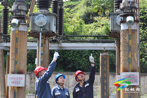 松桃供電局全力以赴確?！拔逡弧惫?jié)假日期間供電正常