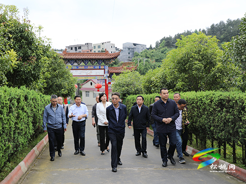 省民政廳副廳長(zhǎng)王斌一行來(lái)松調(diào)研殯葬改革工作